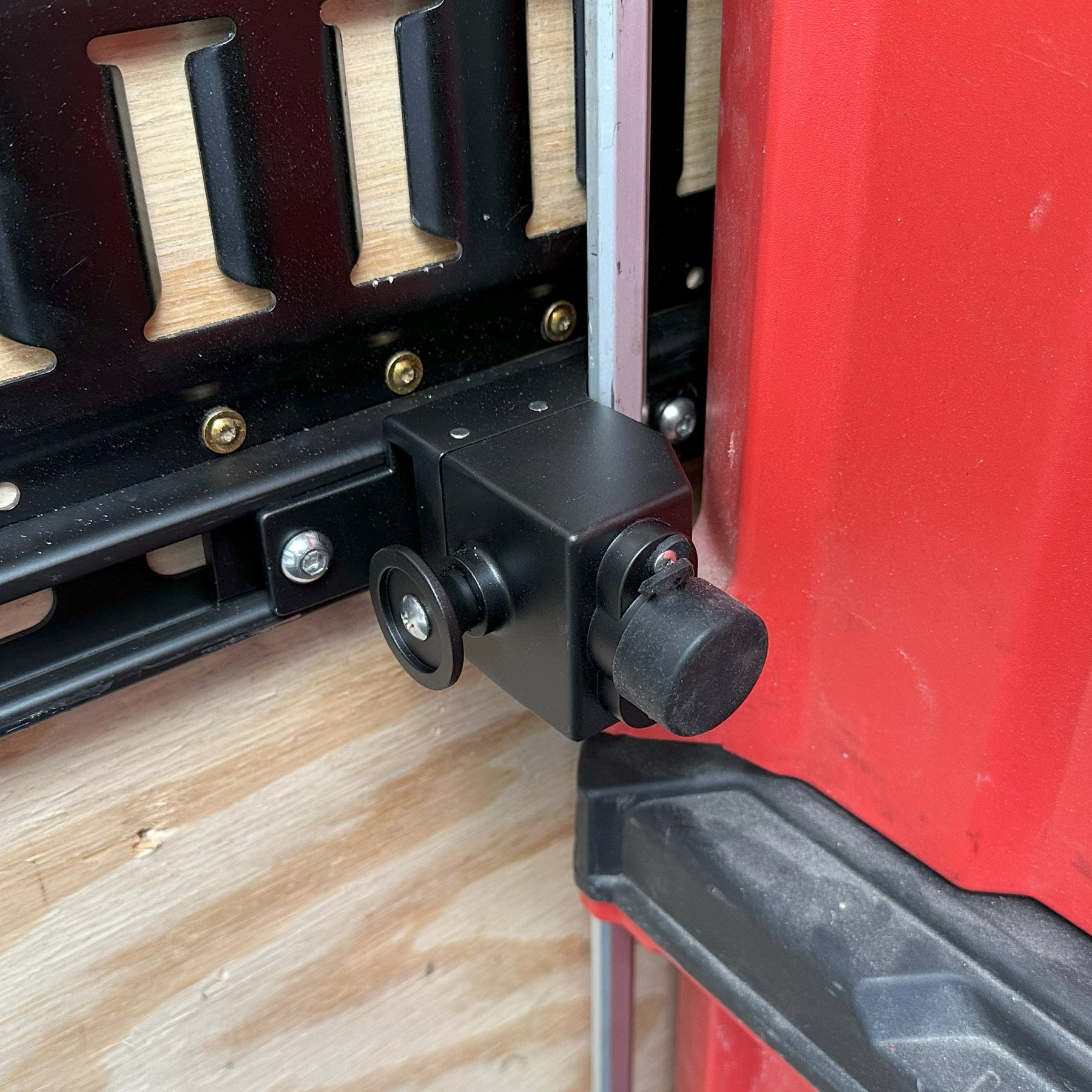 Engineering Lock Rail Stack Lock - Rail Latch Mount - Compatible with Milwaukee Tool Packout ...