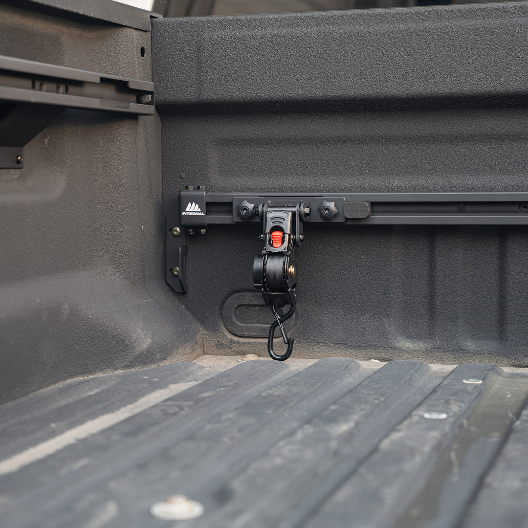 Bulkhead Rail + Swivel Strap Bundle - Ford F150 (5.5' Bed)