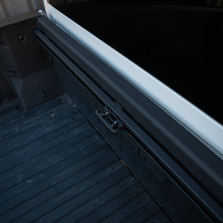 Integral Bulkhead Rail - Chevrolet & GMC 1500 & HD